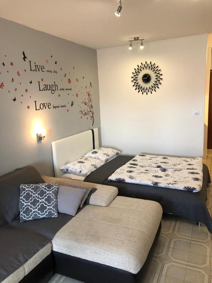 Studio Apartma Franca Umag Exterior foto
